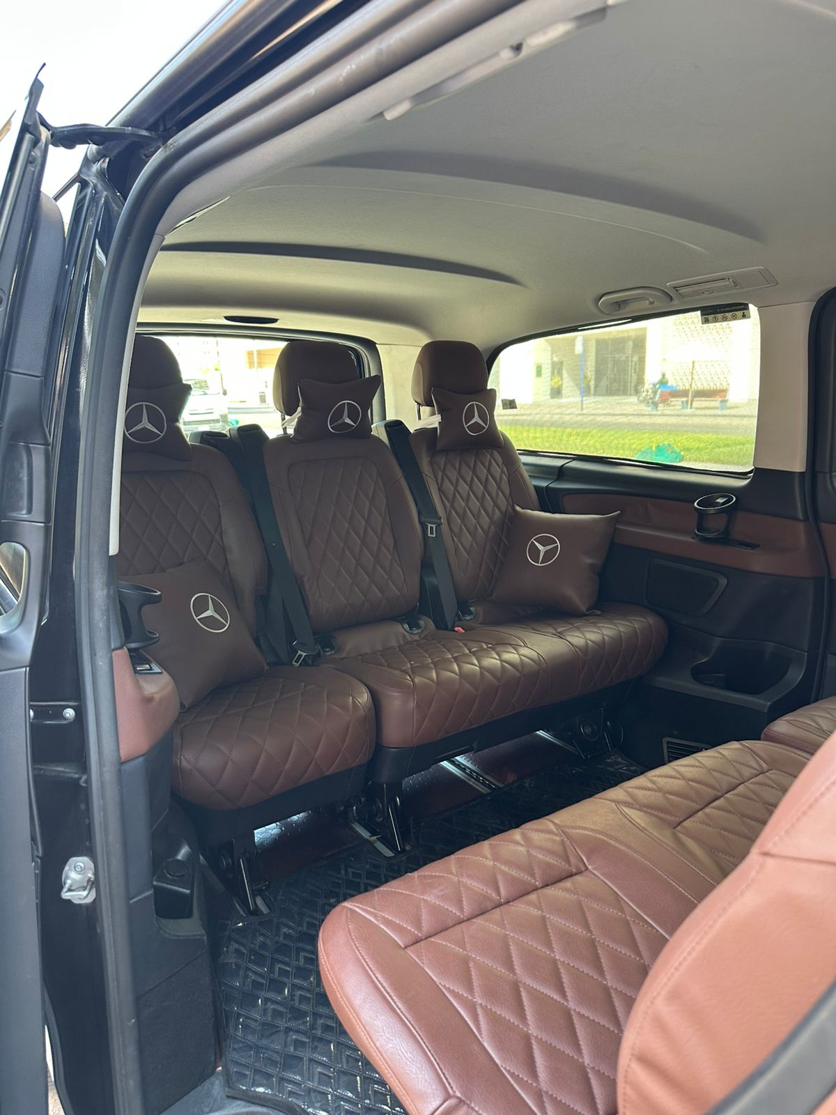 Mercedes V-Class Hire Dubai – Luxury Group Transport | Al Alali Tahir Tours