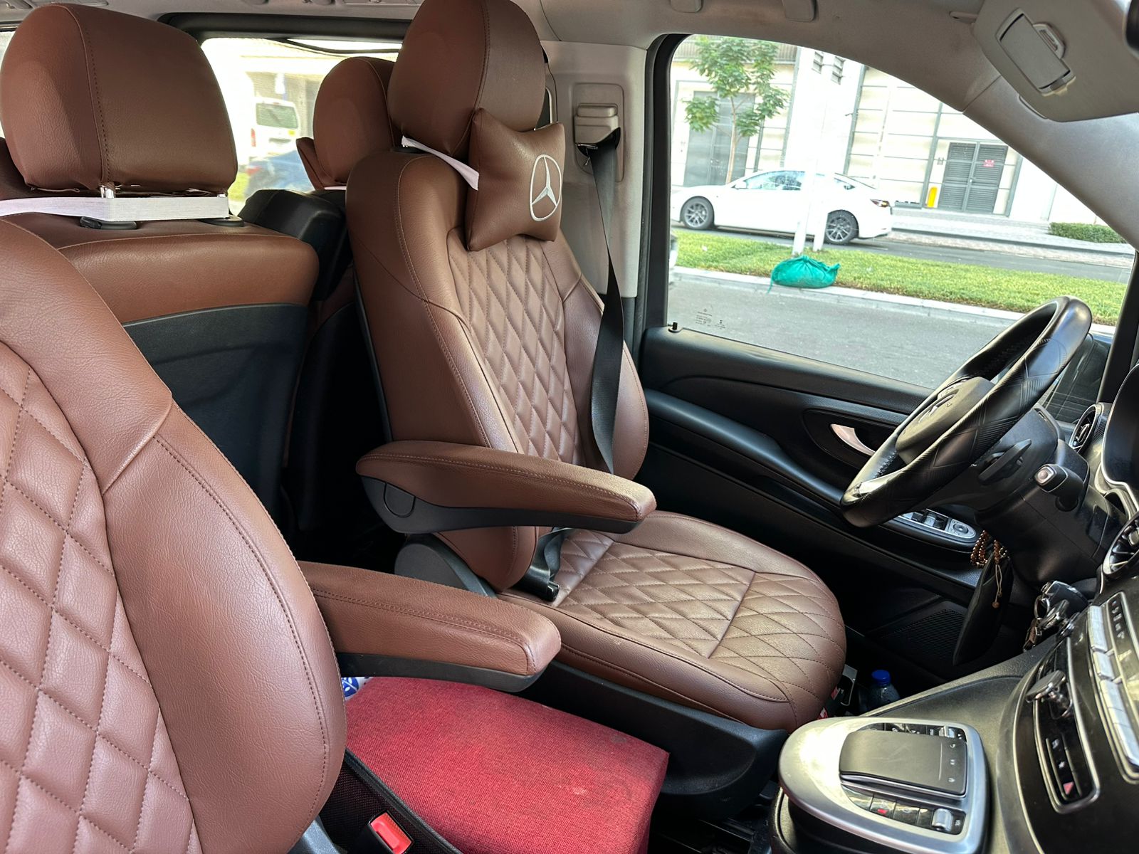 Mercedes V-Class Hire Dubai – Luxury Group Transport | Al Alali Tahir Tours
