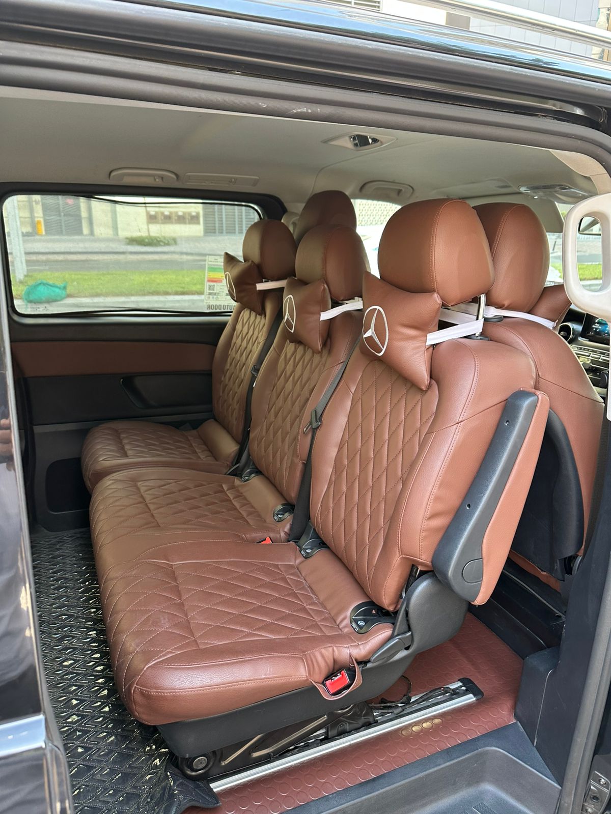 Mercedes V-Class Hire Dubai – Luxury Group Transport | Al Alali Tahir Tours