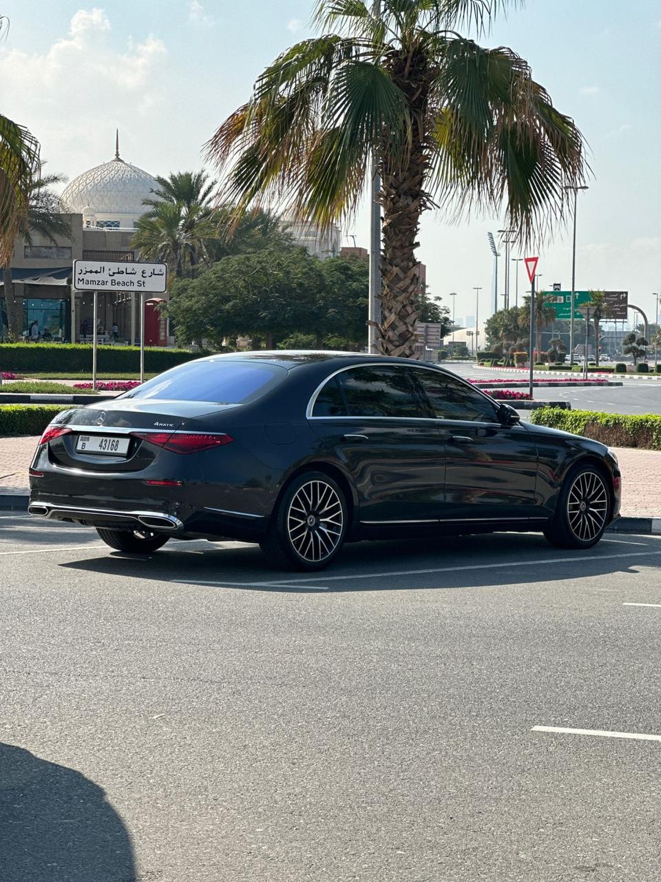 Mercedes S Class for Airport pickup and droop off.